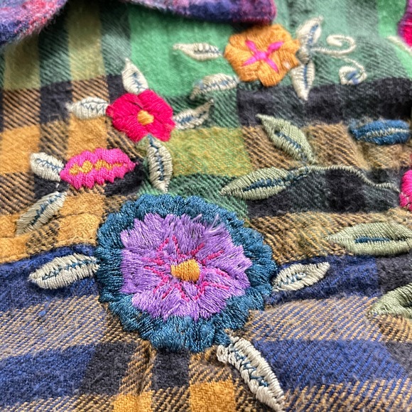 Styles To Go Floral Embroidered Patchwork Plaid Flannel Shirt Womens Medium - Picture 7 of 13